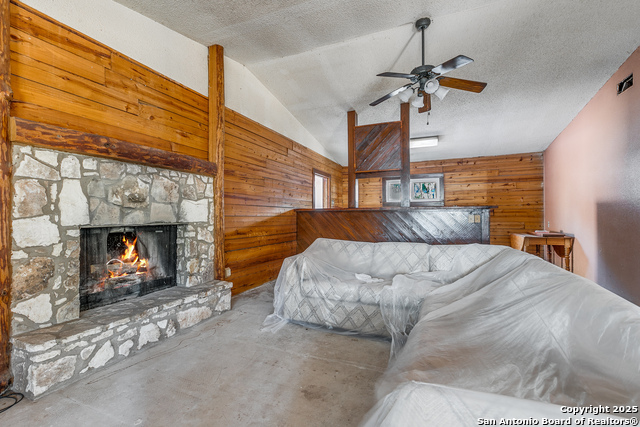 Image 15 of 36 For 162 Water View Dr.