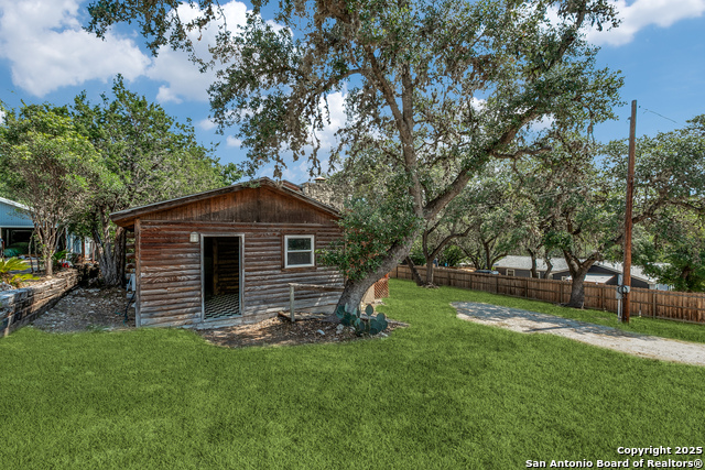 Image 3 of 36 For 162 Water View Dr.