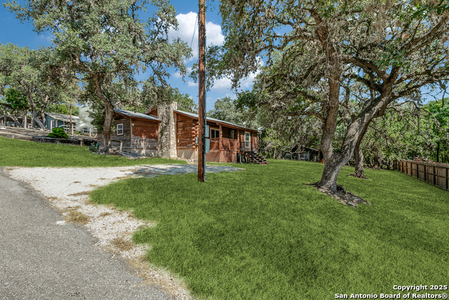 Image 4 of 36 For 162 Water View Dr.