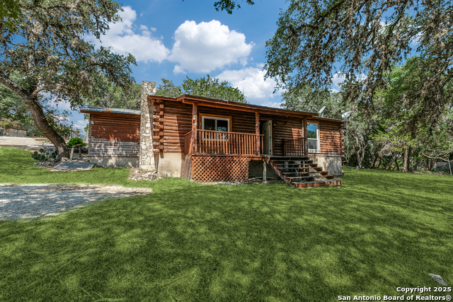 Image 5 of 36 For 162 Water View Dr.