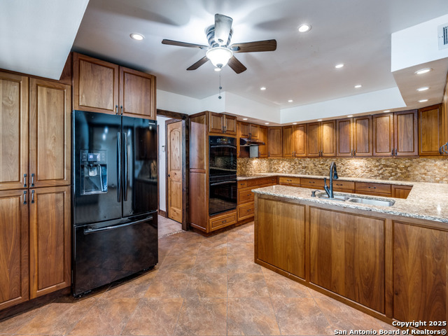 Image 9 of 29 For 5906 Royal  