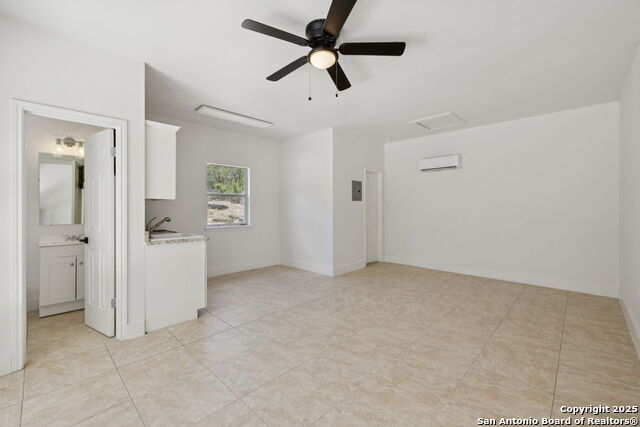 Image 34 of 43 For 19206 Grey Bluff