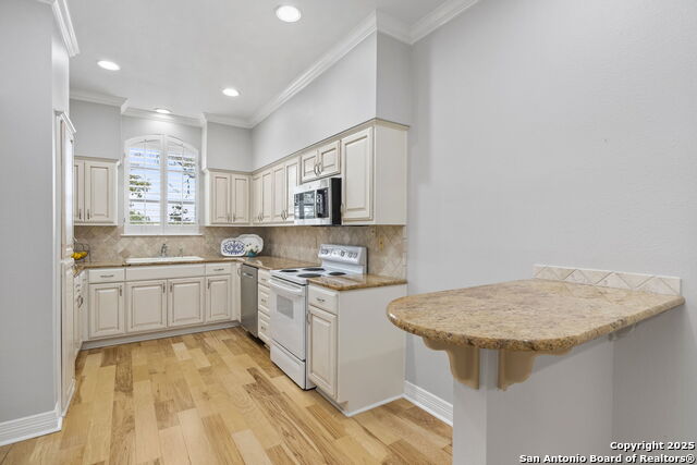 Image 9 of 24 For 100 El Prado Drive W 214