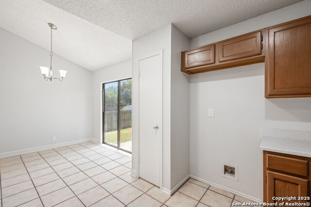 Listing photo id 12 for 7415 Pebblewood