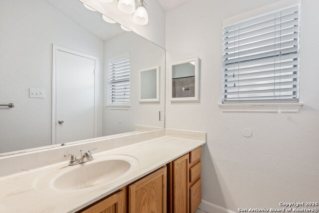 Listing photo id 16 for 7415 Pebblewood