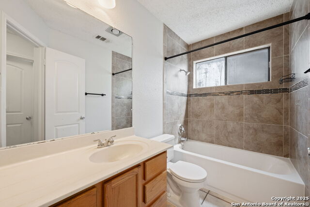 Listing photo id 21 for 7415 Pebblewood