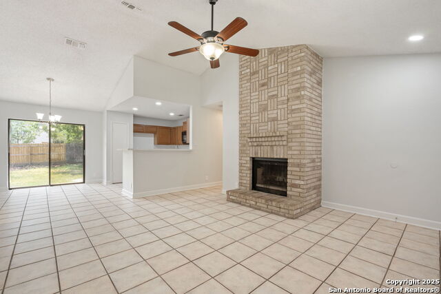Listing photo id 4 for 7415 Pebblewood
