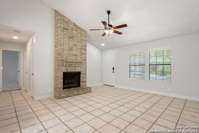 Listing photo id 6 for 7415 Pebblewood