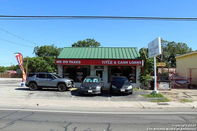 Details for 3815 Commerce W, San Antonio, TX 78207