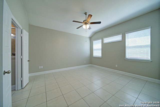 Listing photo id 14 for 8022 Carver Heights