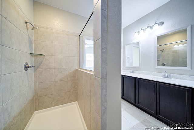 Listing photo id 17 for 8022 Carver Heights