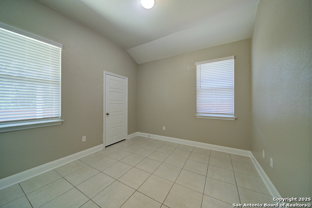 Listing photo id 21 for 8022 Carver Heights