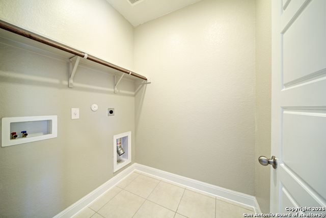 Listing photo id 22 for 8022 Carver Heights