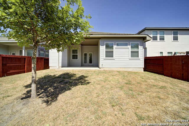 Listing photo id 24 for 8022 Carver Heights