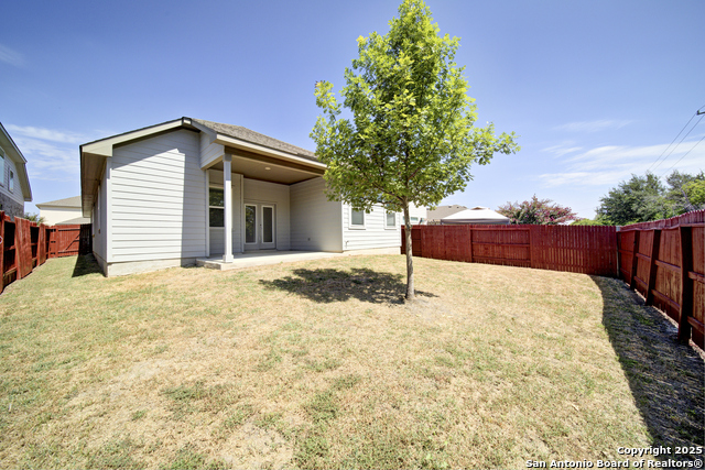 Listing photo id 25 for 8022 Carver Heights