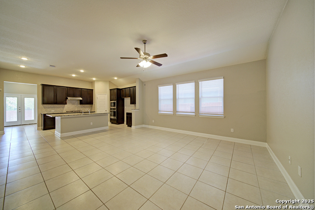 Listing photo id 4 for 8022 Carver Heights