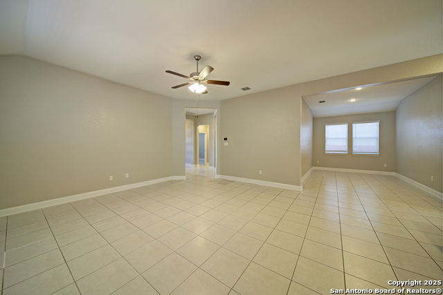 Listing photo id 6 for 8022 Carver Heights