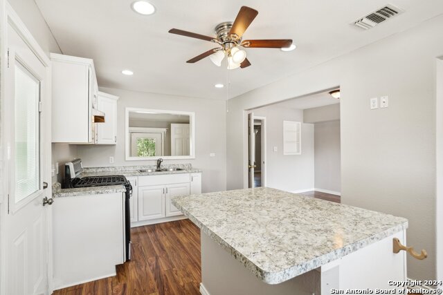 Image 11 of 50 For 1505 B St  