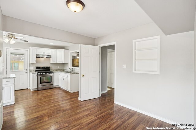 Image 14 of 50 For 1505 B St  