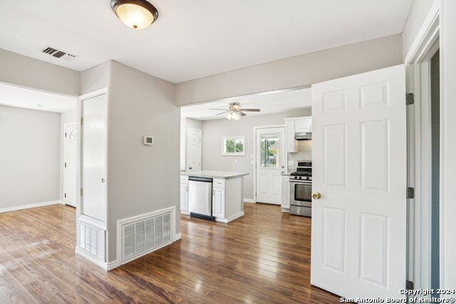 Image 16 of 50 For 1505 B St  
