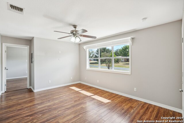 Image 20 of 50 For 1505 B St  