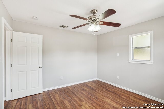 Image 34 of 50 For 1505 B St  