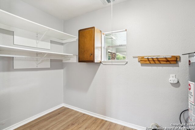 Image 42 of 50 For 1505 B St  