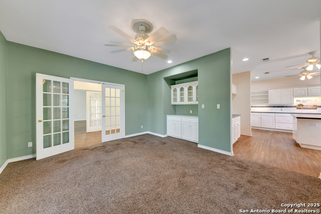 Listing photo id 10 for 639 Bluff Ridge Ct