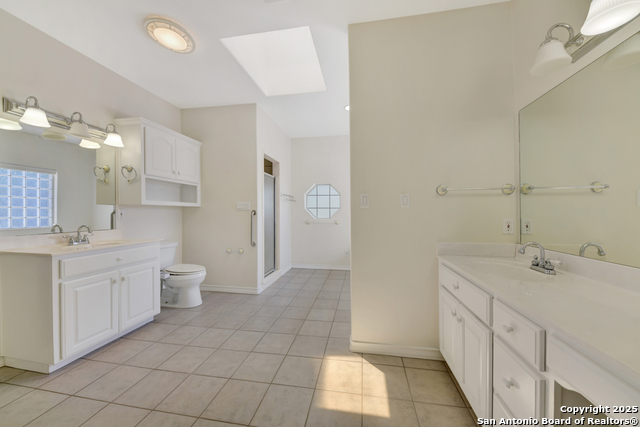 Listing photo id 14 for 639 Bluff Ridge Ct