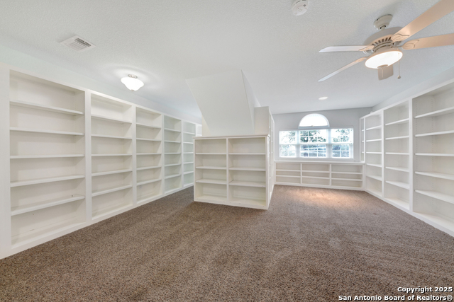 Listing photo id 18 for 639 Bluff Ridge Ct