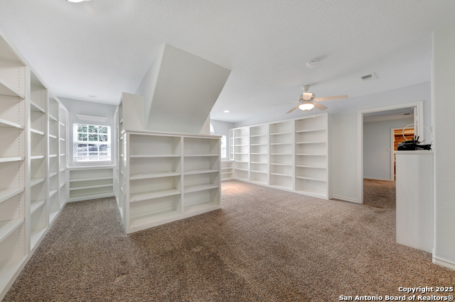Listing photo id 19 for 639 Bluff Ridge Ct