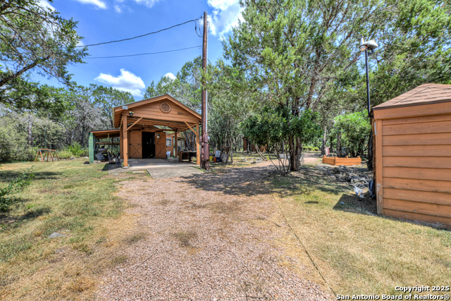 Listing photo id 25 for 639 Bluff Ridge Ct