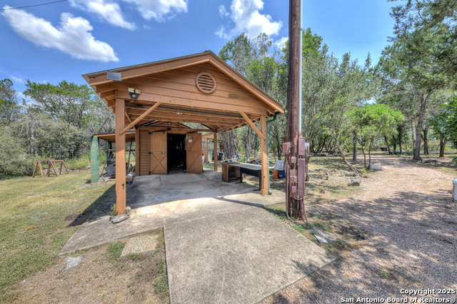Listing photo id 26 for 639 Bluff Ridge Ct