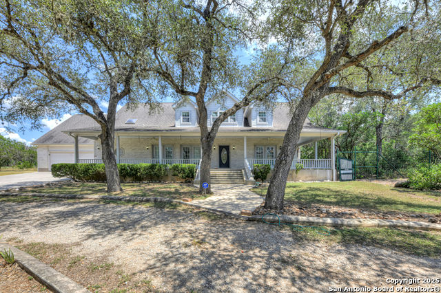 Listing photo id 2 for 639 Bluff Ridge Ct