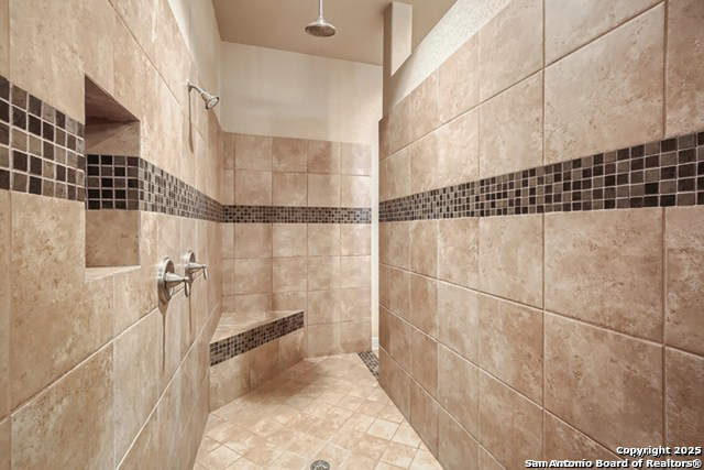 Image 13 of 26 For 18527 Canoe Brook