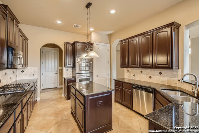 Image 7 of 26 For 18527 Canoe Brook