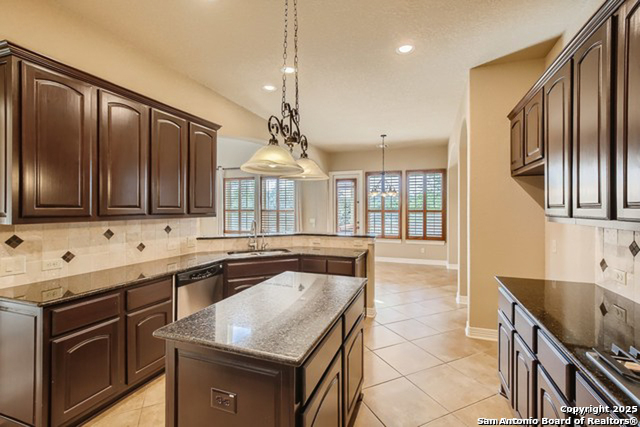 Image 8 of 26 For 18527 Canoe Brook