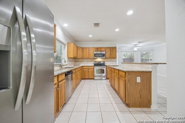 Listing photo id 8 for 2443 Cove Hill