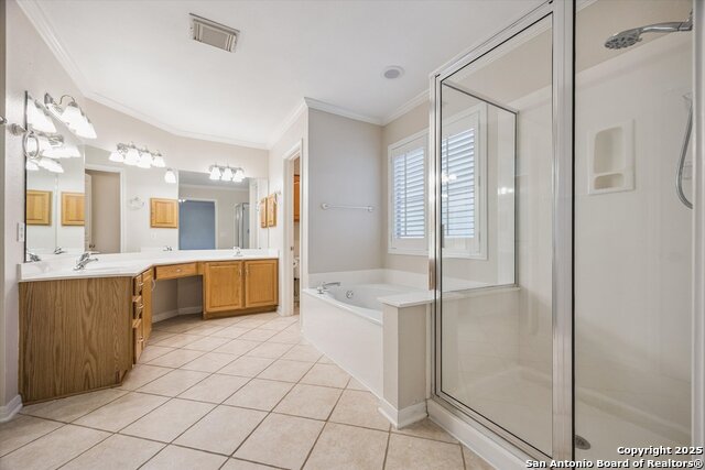 Listing photo id 14 for 2443 Cove Hill
