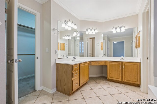 Listing photo id 15 for 2443 Cove Hill