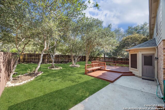 Listing photo id 25 for 2443 Cove Hill
