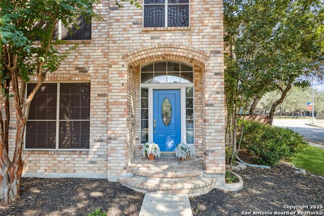 Listing photo id 1 for 2443 Cove Hill