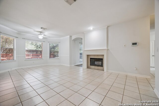 Listing photo id 6 for 2443 Cove Hill