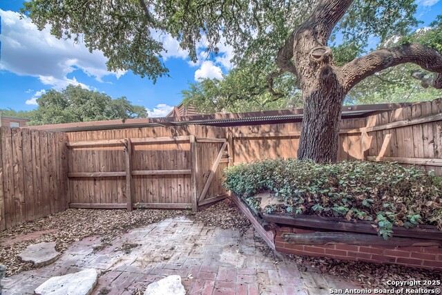 Image 12 of 28 For 8715 Starcrest 48