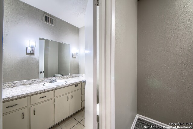 Image 13 of 28 For 8715 Starcrest 48