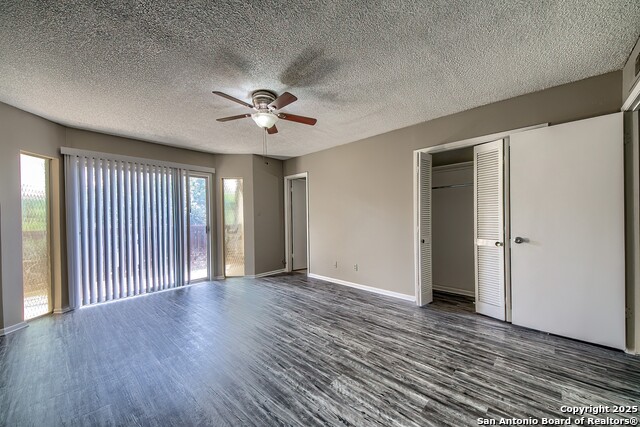 Image 17 of 28 For 8715 Starcrest 48