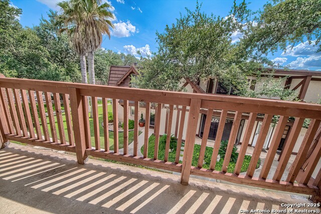 Image 18 of 28 For 8715 Starcrest 48