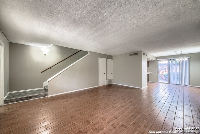 Image 2 of 28 For 8715 Starcrest 48