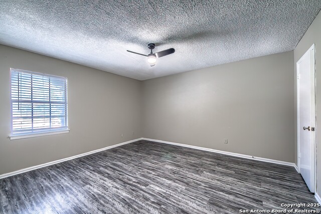 Image 21 of 28 For 8715 Starcrest 48