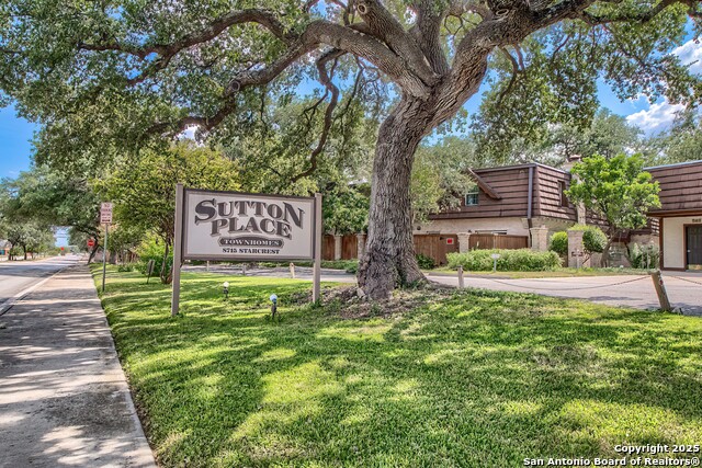 Image 26 of 28 For 8715 Starcrest 48